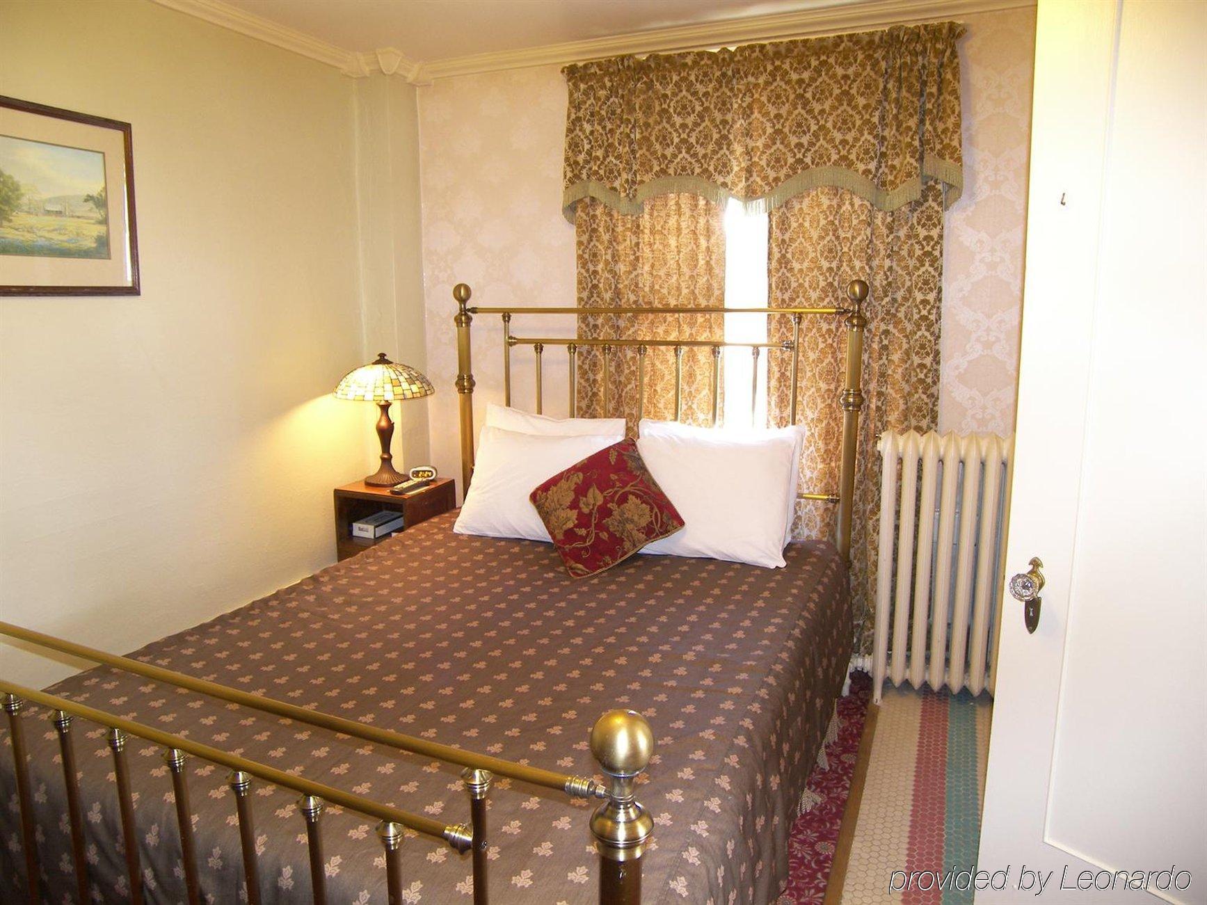 Van Gilder Hotel ซูเวิร์ด ภายนอก รูปภาพ