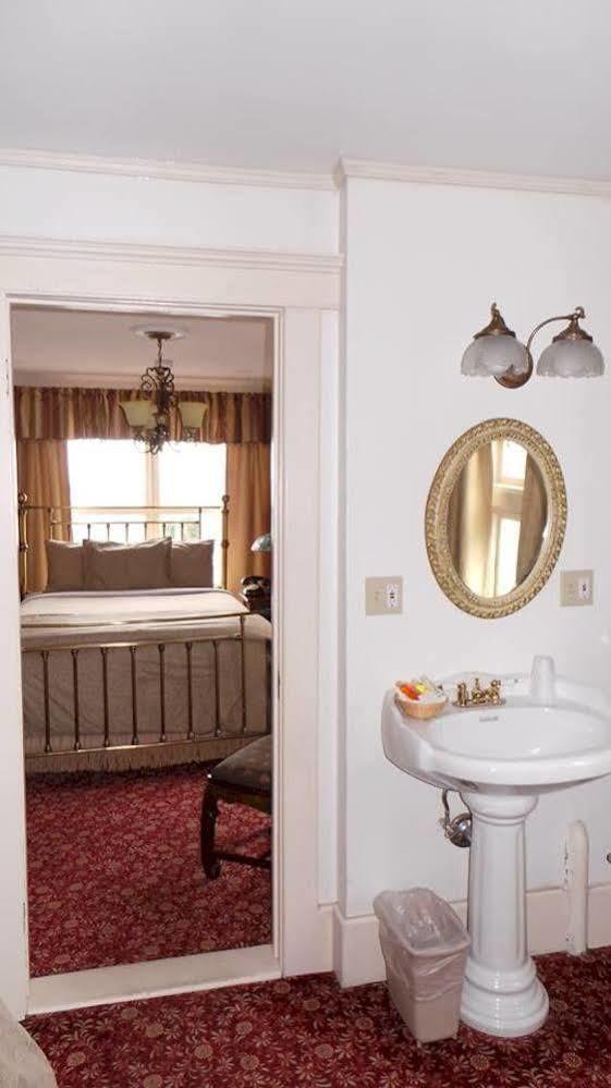 Van Gilder Hotel ซูเวิร์ด ภายนอก รูปภาพ