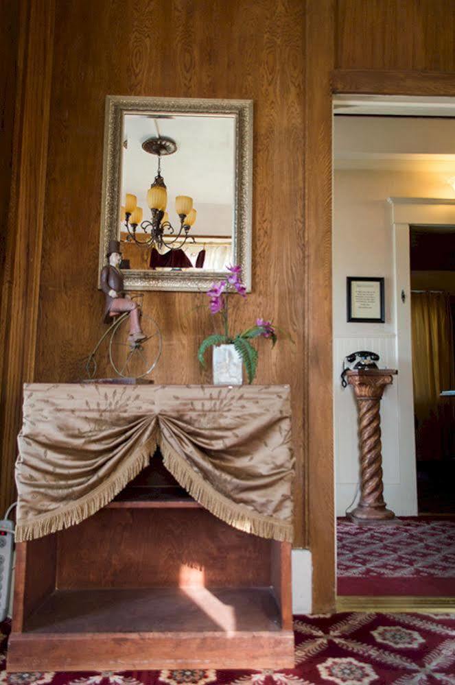 Van Gilder Hotel ซูเวิร์ด ภายนอก รูปภาพ